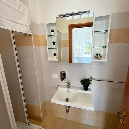 Terracina Central Rooms Guest house 3*