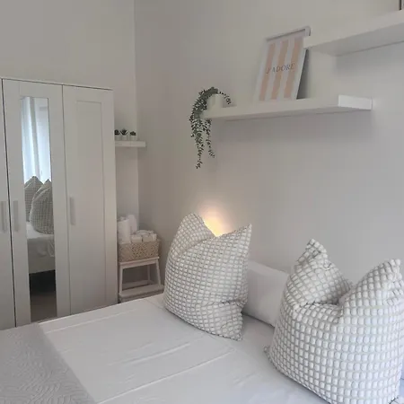ゲストハウス Terracina Central Rooms テッラチーナ